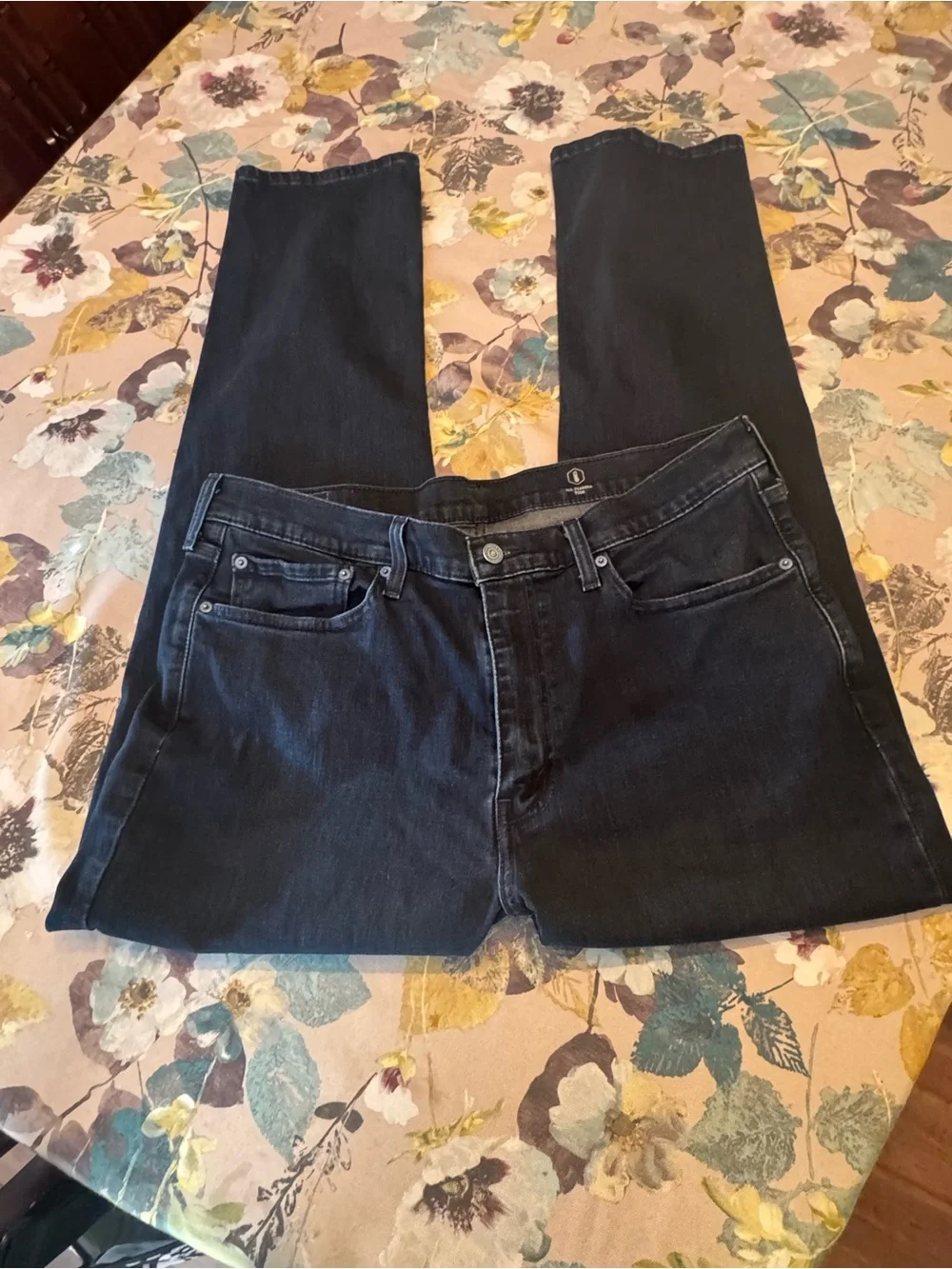 Levi's Navy Blue 541  Dark Blue Wash Jeans with Tan Leather Patch Size 36/32